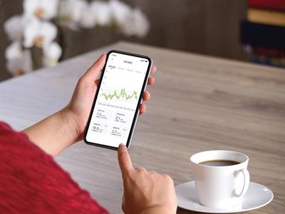 APPLICATORE SENSORE PER SISTEMA DI MONITORAGGIO GLICEMIA H24